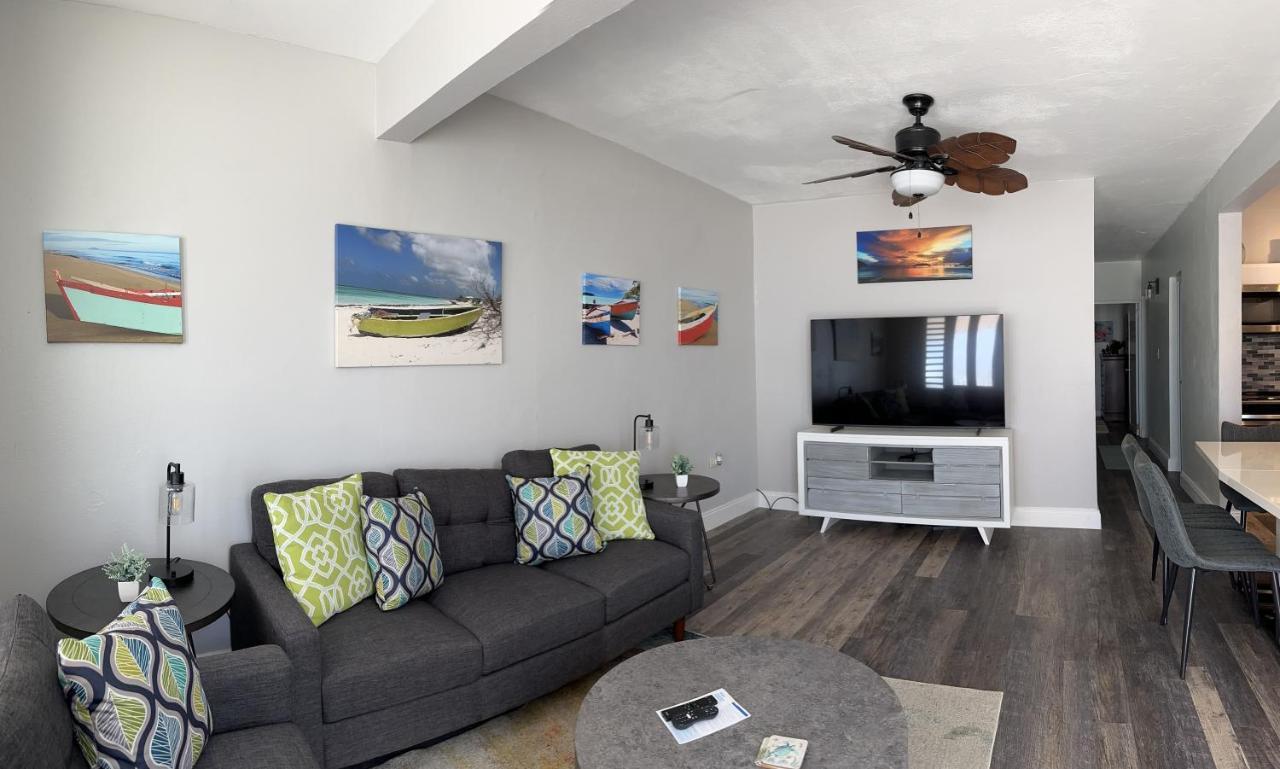 Aguada Beach Condos エクステリア 写真