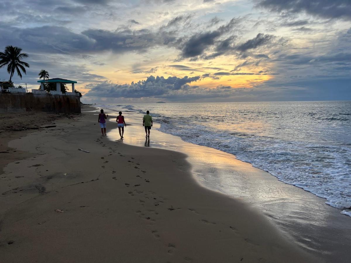 Aguada Beach Condos エクステリア 写真